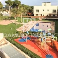 Townhouse at the first line of the sea / lake in Spain, Catalunya, Girona, 201 sq.m.