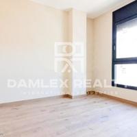 Townhouse at the first line of the sea / lake in Spain, Catalunya, Girona, 201 sq.m.