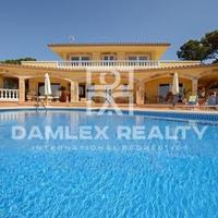 Вилла в Испании, Каталония, Жирона, 330 кв.м.