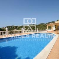 Вилла в Испании, Каталония, Жирона, 330 кв.м.