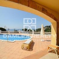 Вилла в Испании, Каталония, Жирона, 330 кв.м.