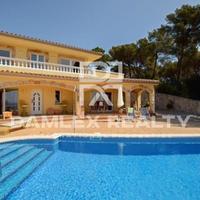 Вилла в Испании, Каталония, Жирона, 330 кв.м.