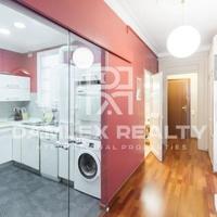 Flat in the city center in Spain, Catalunya, Barcelona, 125 sq.m.