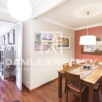 Flat in the city center in Spain, Catalunya, Barcelona, 125 sq.m.