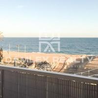 Apartment at the first line of the sea / lake in Spain, Catalunya, Girona, 132 sq.m.