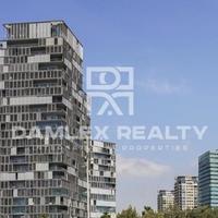 Квартира на первой линии моря/озера в Испании, Каталония, 138 кв.м.