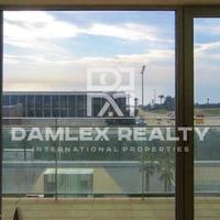 Квартира на первой линии моря/озера в Испании, Каталония, 138 кв.м.