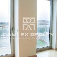 Квартира на первой линии моря/озера в Испании, Каталония, 138 кв.м.