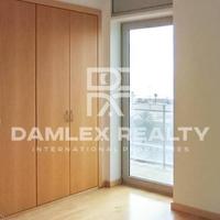 Квартира на первой линии моря/озера в Испании, Каталония, 138 кв.м.