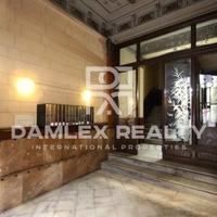 Апартаменты в центре города в Испании, Каталония, 196 кв.м.