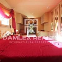 Апартаменты в центре города в Испании, Каталония, 196 кв.м.