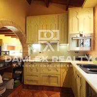 Апартаменты в центре города в Испании, Каталония, 196 кв.м.