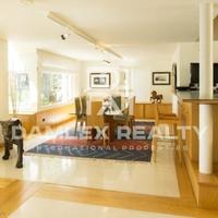 Вилла в пригороде в Испании, Каталония, Жирона, 690 кв.м.