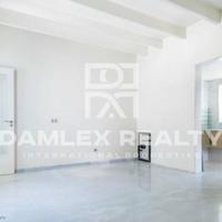 Квартира в центре города в Испании, Каталония, 145 кв.м.