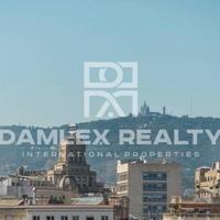 Apartment in the city center in Spain, Catalunya, Barcelona, 105 sq.m.