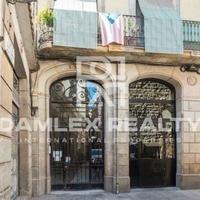 Apartment in the city center in Spain, Catalunya, Barcelona, 105 sq.m.