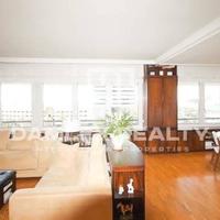 Flat at the first line of the sea / lake in Spain, Catalunya, 146 sq.m.