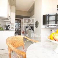 Flat at the first line of the sea / lake in Spain, Catalunya, 146 sq.m.