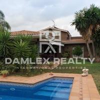 Вилла в пригороде в Испании, Каталония, Багур, 400 кв.м.