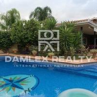 Вилла в пригороде в Испании, Каталония, Багур, 400 кв.м.