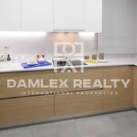 Flat in the city center in Spain, Catalunya, Barcelona, 94 sq.m.