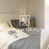Flat in the city center in Spain, Catalunya, Barcelona, 88 sq.m.