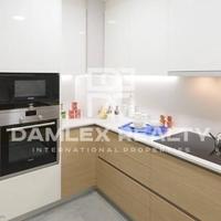 Flat in the city center in Spain, Catalunya, Barcelona, 88 sq.m.