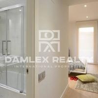Flat in the city center in Spain, Catalunya, Barcelona, 88 sq.m.
