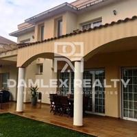 Дом в Испании, Каталония, Багур, 400 кв.м.