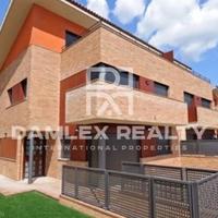 Townhouse in Spain, Catalunya, Begur, 378 sq.m.