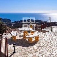 Вилла в пригороде в Испании, Каталония, Жирона, 300 кв.м.