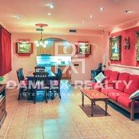 Вилла в пригороде в Испании, Каталония, Жирона, 300 кв.м.