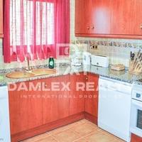 Вилла в пригороде в Испании, Каталония, Жирона, 300 кв.м.