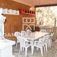 Вилла в пригороде в Испании, Каталония, Жирона, 300 кв.м.