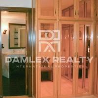 Flat at the first line of the sea / lake in Spain, Catalunya, Girona, 360 sq.m.