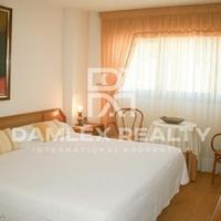 Flat at the first line of the sea / lake in Spain, Catalunya, Girona, 360 sq.m.