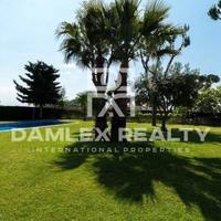 Вилла в пригороде в Испании, Каталония, Багур, 600 кв.м.