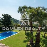 Вилла в пригороде в Испании, Каталония, Багур, 600 кв.м.