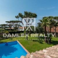 Вилла в пригороде в Испании, Каталония, Багур, 600 кв.м.