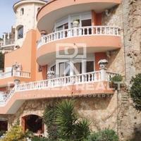 Вилла на первой линии моря/озера в Испании, Каталония, Жирона, 320 кв.м.