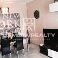 Flat at the first line of the sea / lake in Spain, Catalunya, Barcelona, 100 sq.m.