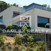 Вилла в Испании, Каталония, Жирона, 300 кв.м.