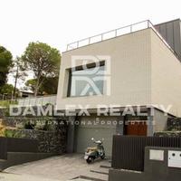 Вилла в Испании, Каталония, Жирона, 300 кв.м.