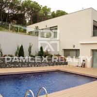 Вилла в Испании, Каталония, Жирона, 300 кв.м.