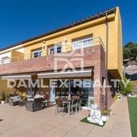 Таунхаус в Испании, Каталония, Жирона, 325 кв.м.