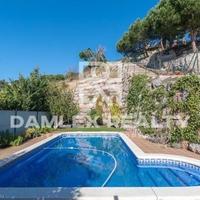 Таунхаус в Испании, Каталония, Жирона, 325 кв.м.