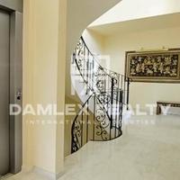 Villa in Spain, Catalunya, Girona, 556 sq.m.