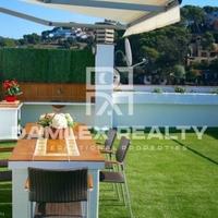 Apartment at the first line of the sea / lake in Spain, Catalunya, Girona, 230 sq.m.