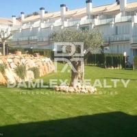 Townhouse in the suburbs in Spain, Catalunya, Girona, 140 sq.m.