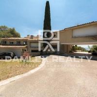 Вилла на первой линии моря/озера в Испании, Каталония, Жирона, 900 кв.м.